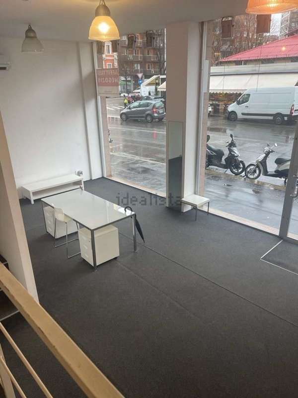 locale commerciale in affitto a Milano