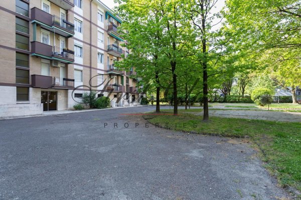 appartamento in affitto a Milano in zona Gallaratese