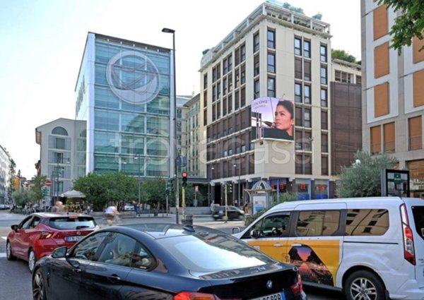 negozio in affitto a Milano