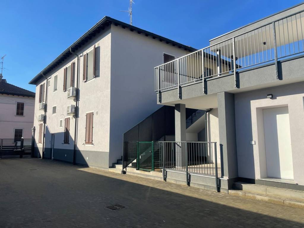 appartamento in affitto a Milano in zona Famagosta