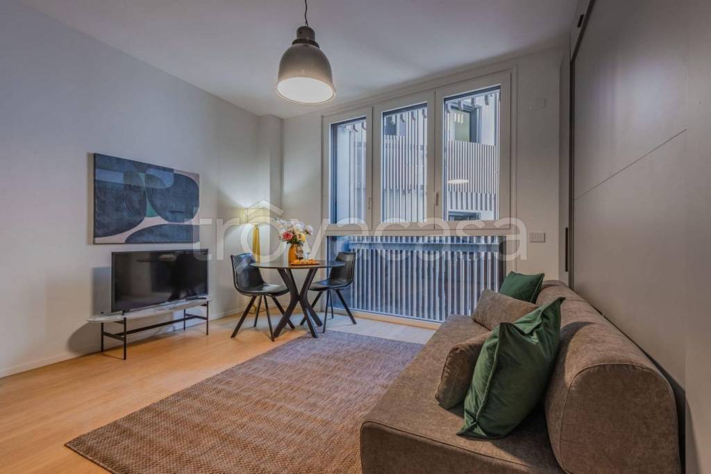 appartamento in affitto a Milano in zona Guastalla