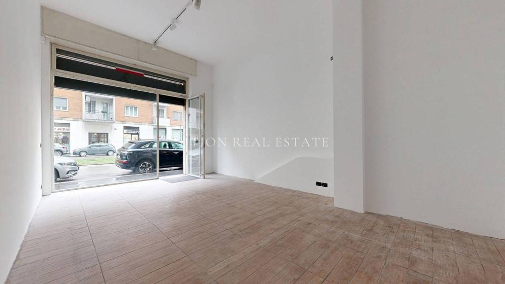 negozio in affitto a Milano