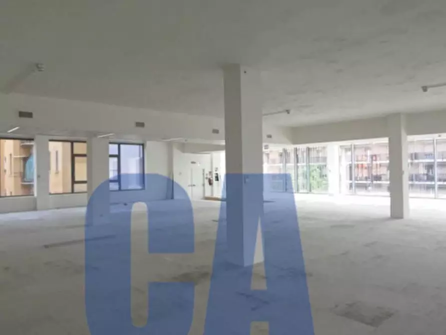 negozio in affitto a Milano