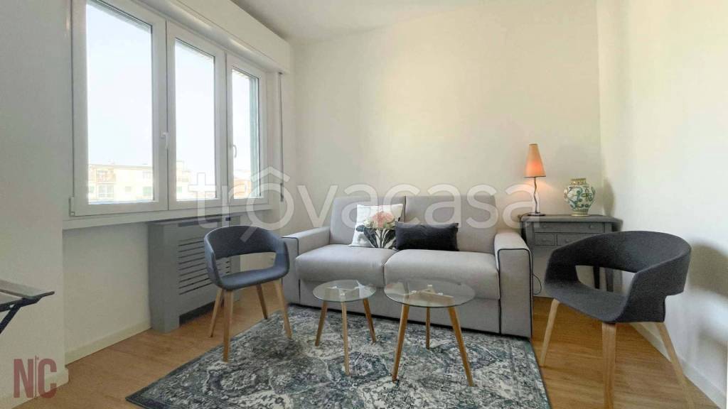 appartamento in affitto a Milano in zona Famagosta