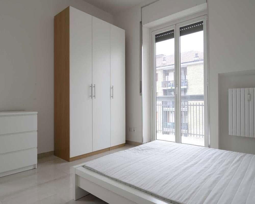 negozio in affitto a Milano in zona Morivione