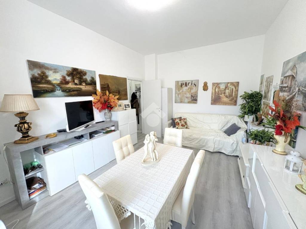 appartamento in affitto a Milano in zona Lorenteggio