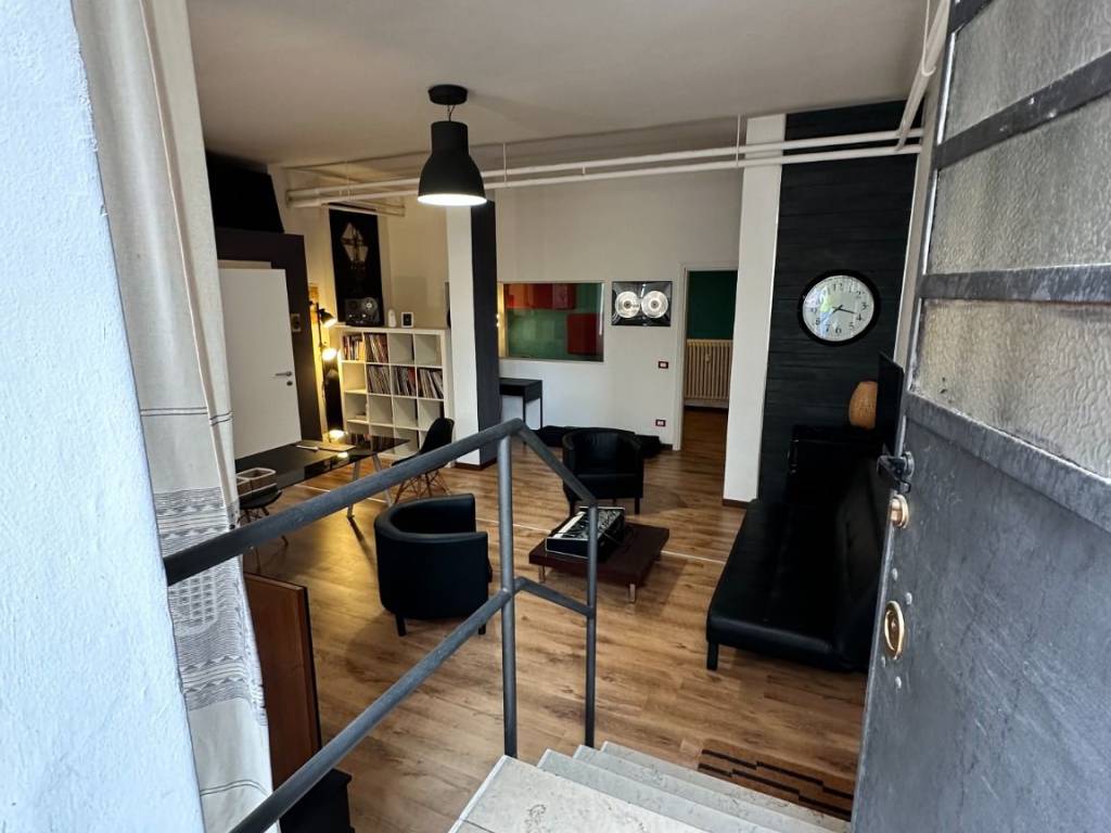 negozio in affitto a Milano in zona Piazzale Lodi