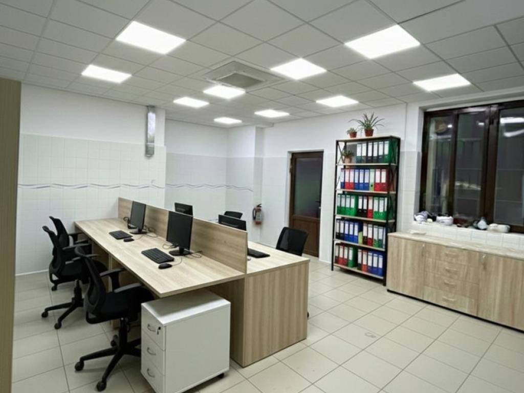 negozio in affitto a Milano in zona Isola