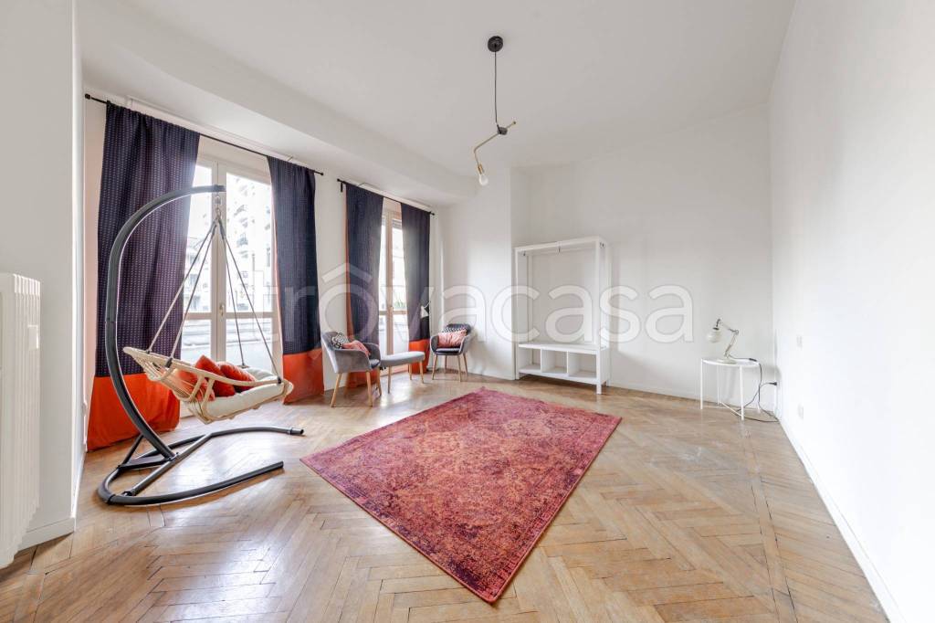 appartamento in affitto a Milano in zona Sant'Ambrogio