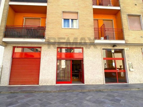 negozio in affitto a Milano in zona Ponte Lambro