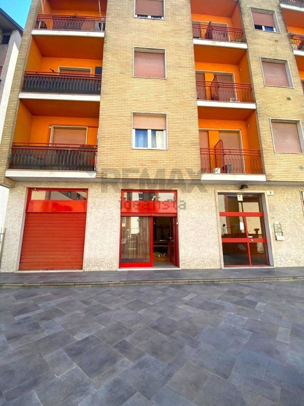 locale commerciale in affitto a Milano in zona Ponte Lambro