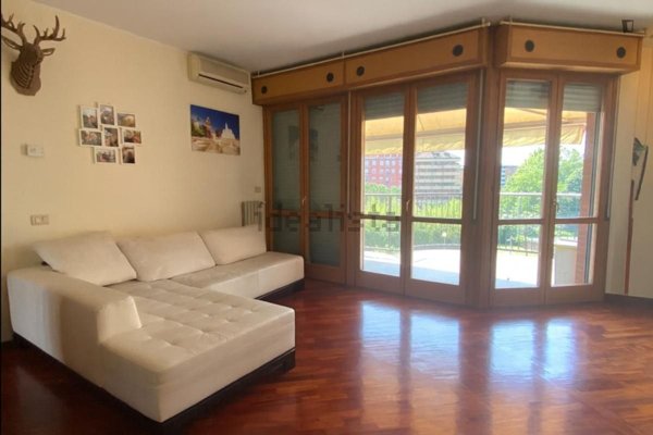 appartamento in affitto a Milano in zona Lorenteggio