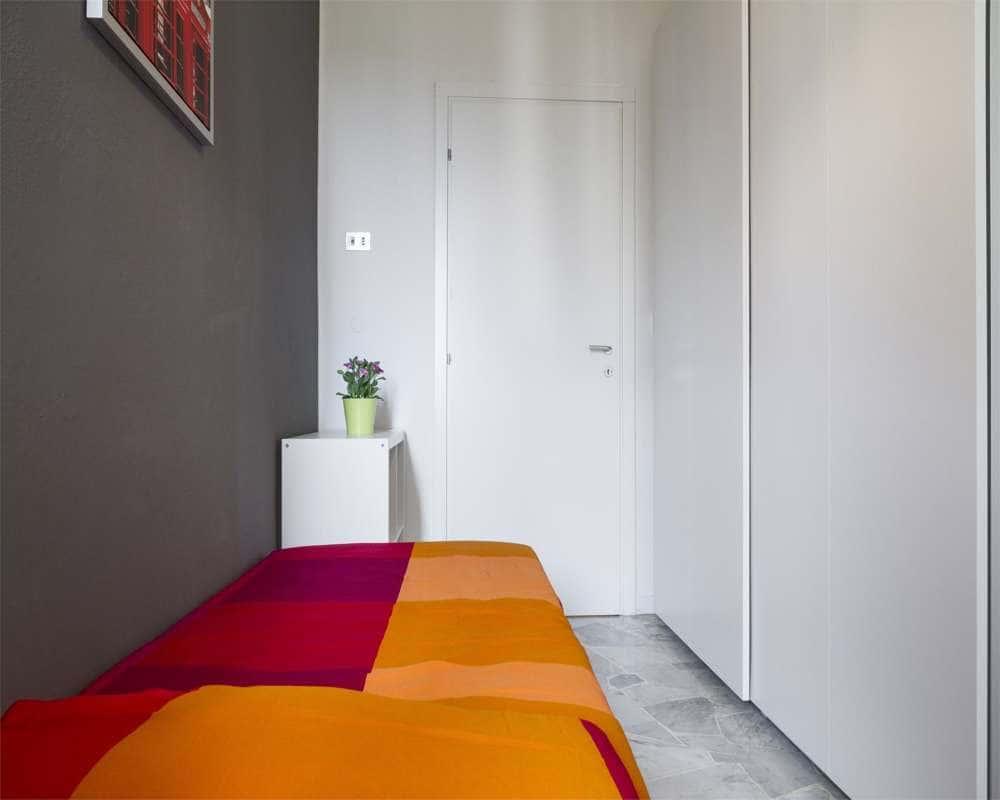 negozio in affitto a Milano in zona Lorenteggio