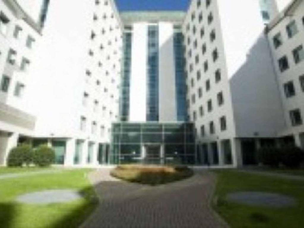 negozio in affitto a Milano in zona Centro Direzionale