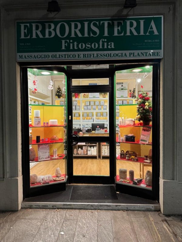 negozio in affitto a Milano in zona Affori