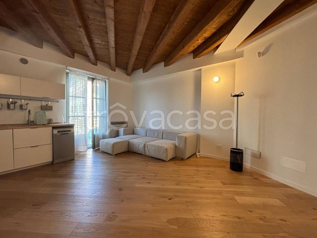 appartamento in affitto a Milano in zona Famagosta