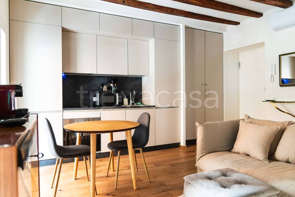 appartamento in affitto a Milano in zona XXII Marzo