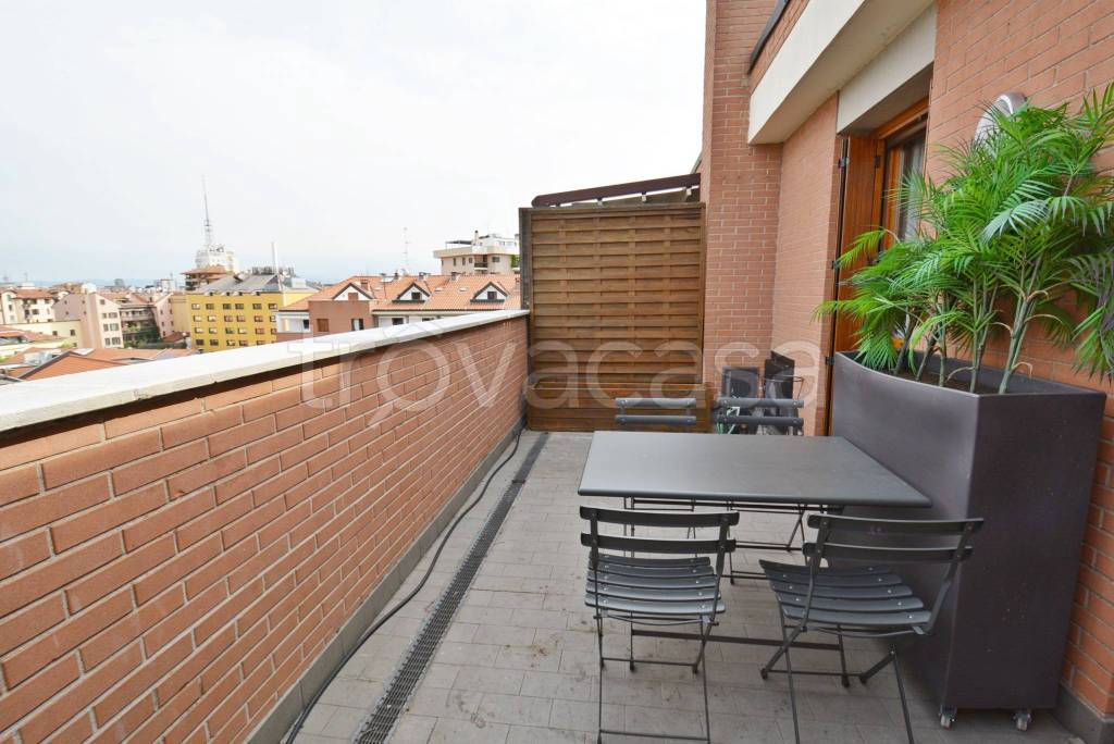 appartamento in affitto a Milano in zona Porta Genova