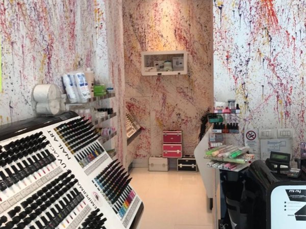 negozio in affitto a Milano in zona Centro Direzionale