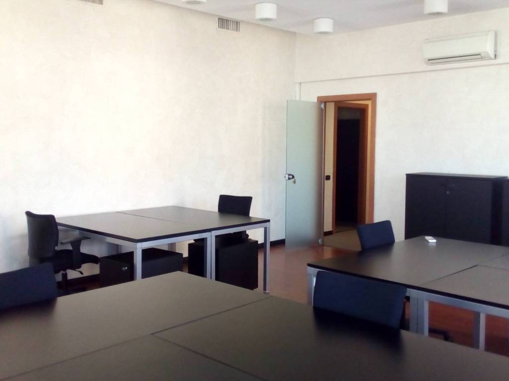 ufficio in affitto a Milano in zona Centro Direzionale