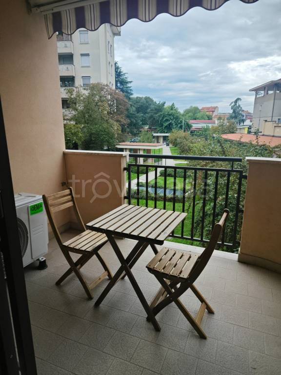 appartamento in affitto a Milano in zona Famagosta