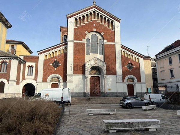 negozio in affitto a Milano