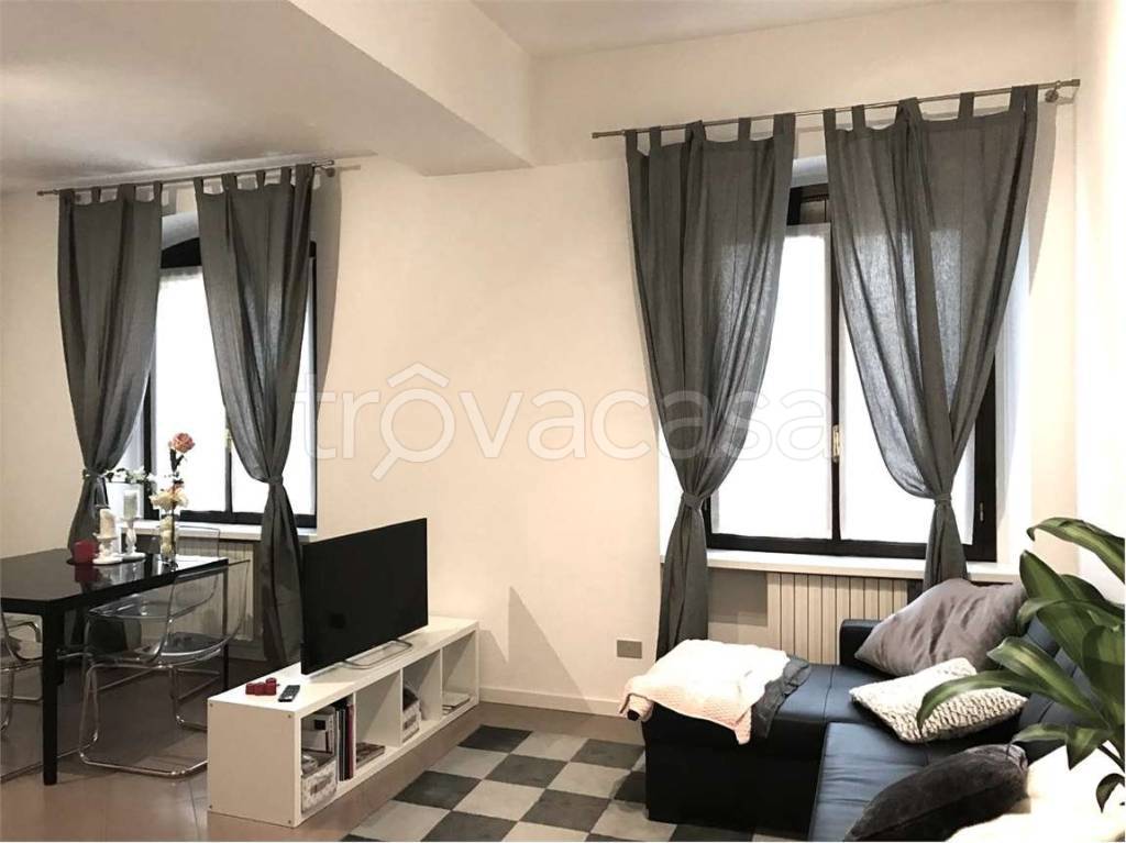 appartamento in affitto a Milano in zona Famagosta