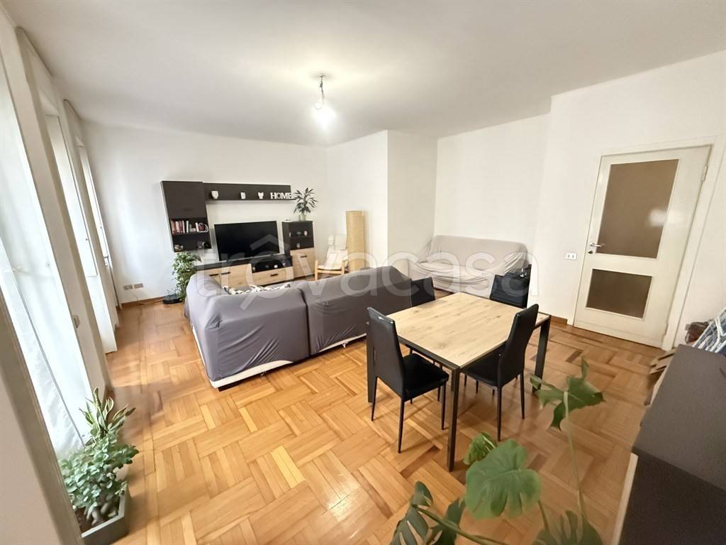appartamento in affitto a Milano in zona Cascina dei Pomi