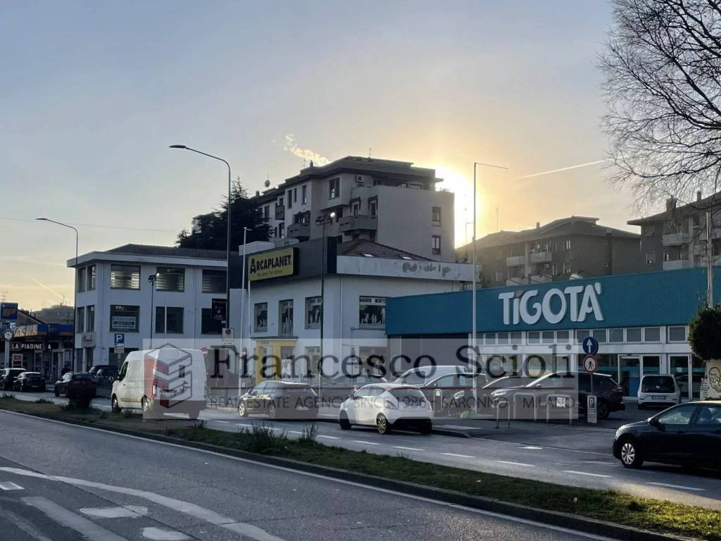 negozio in affitto a Milano in zona Precotto