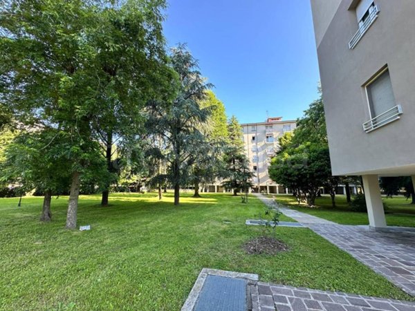 appartamento in affitto a Milano in zona Trenno