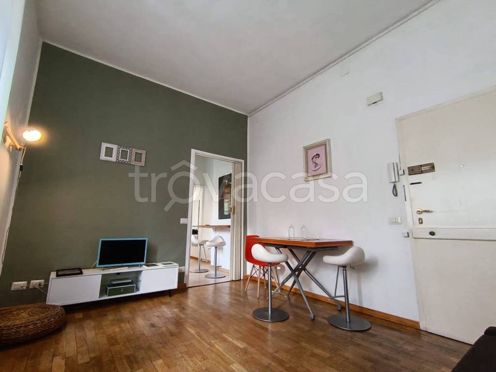 appartamento in affitto a Milano in zona Lorenteggio