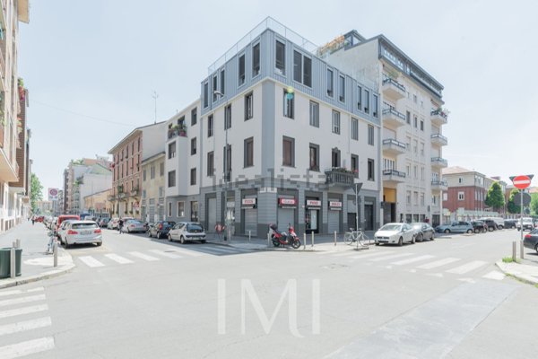 negozio in affitto a Milano in zona Lorenteggio