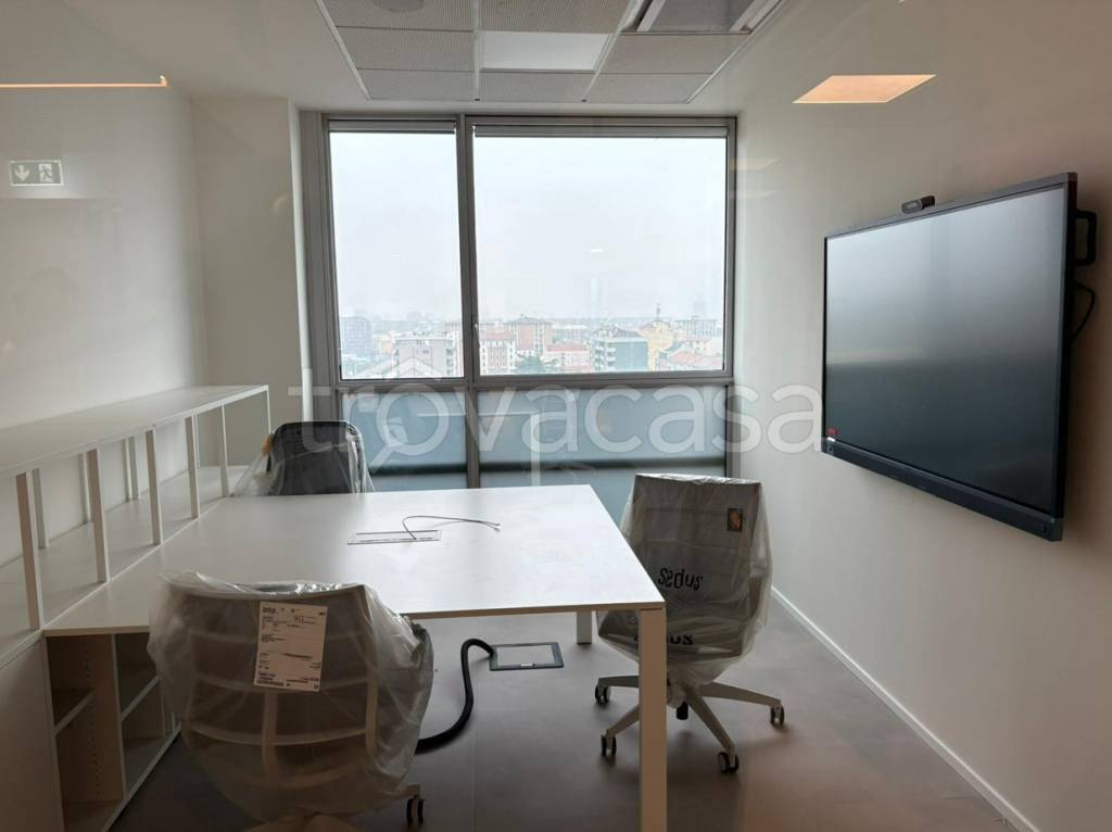 ufficio in affitto a Milano in zona Famagosta
