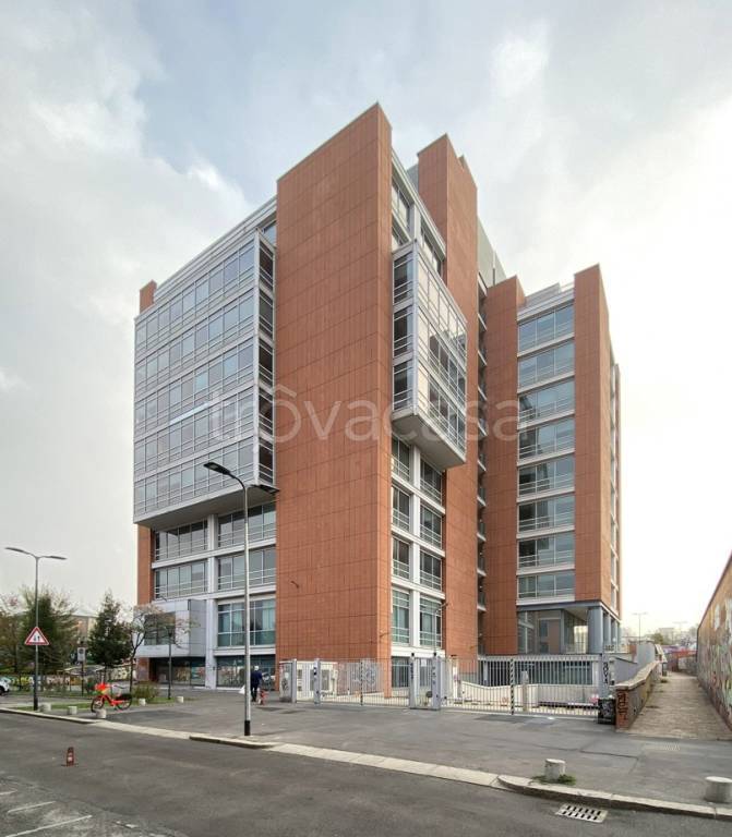 ufficio in affitto a Milano in zona Famagosta