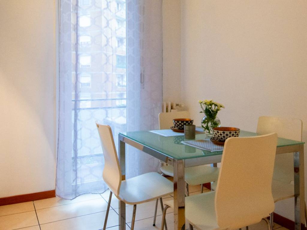 appartamento in affitto a Milano in zona Lorenteggio