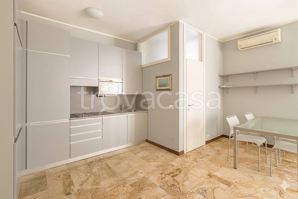 appartamento in affitto a Milano in zona Sempione