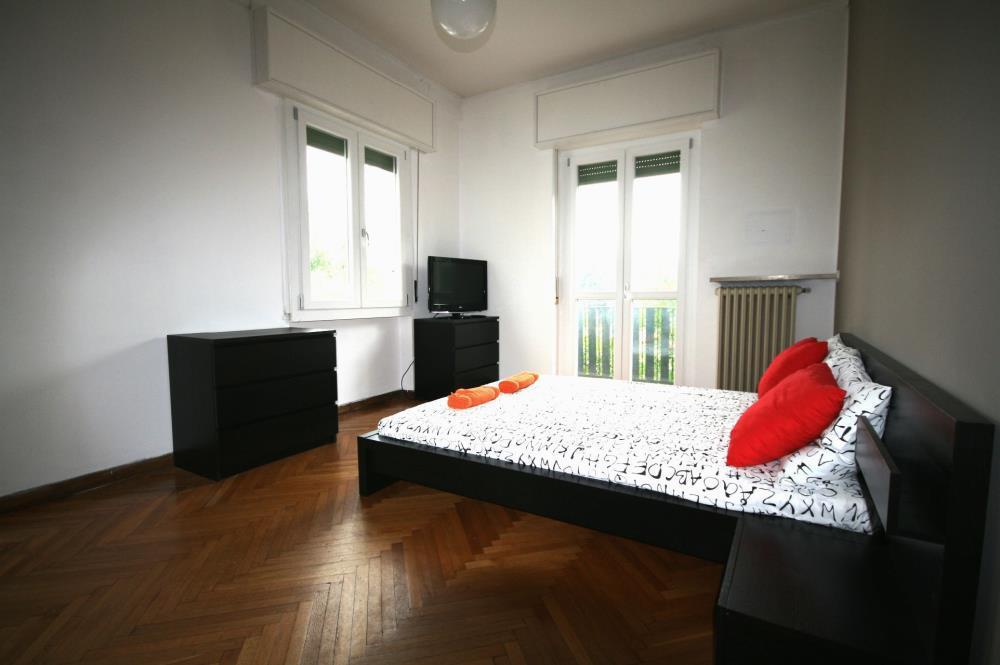 negozio in affitto a Milano in zona Isola