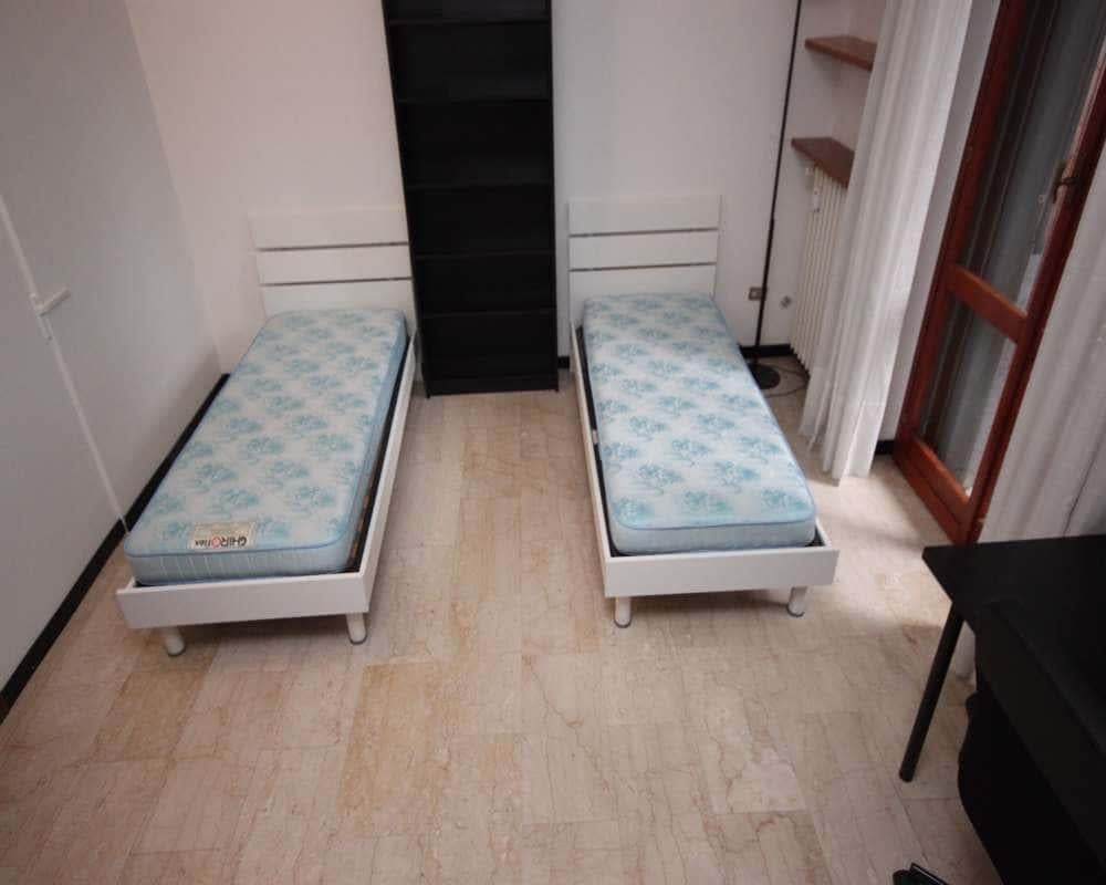 negozio in affitto a Milano in zona Moncucco