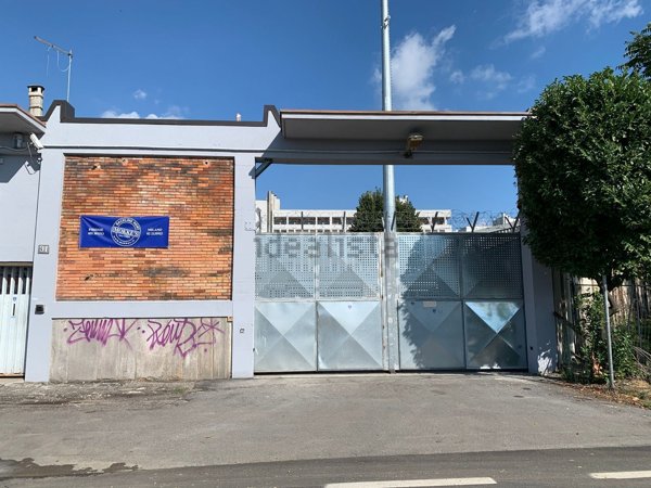 capannone in affitto a Milano in zona Rogoredo