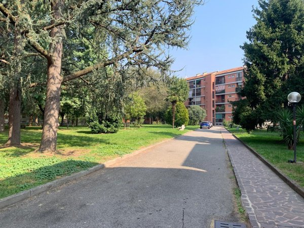 appartamento in affitto a Milano in zona Baggio