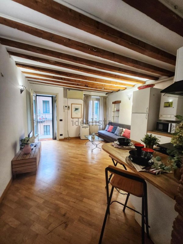 appartamento in affitto a Milano in zona Porta Genova