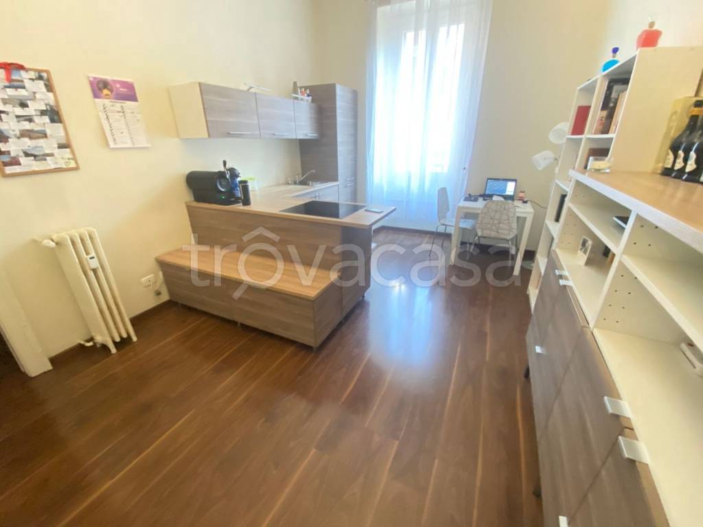 appartamento in affitto a Milano in zona Lorenteggio