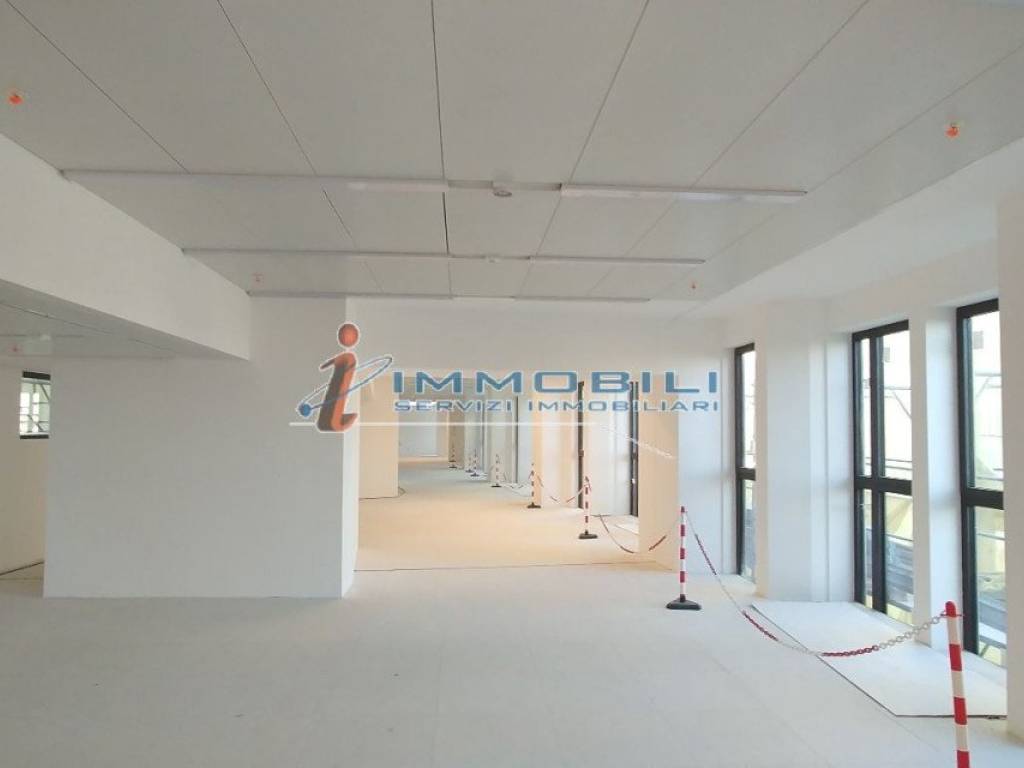 ufficio in affitto a Milano in zona Centro Direzionale