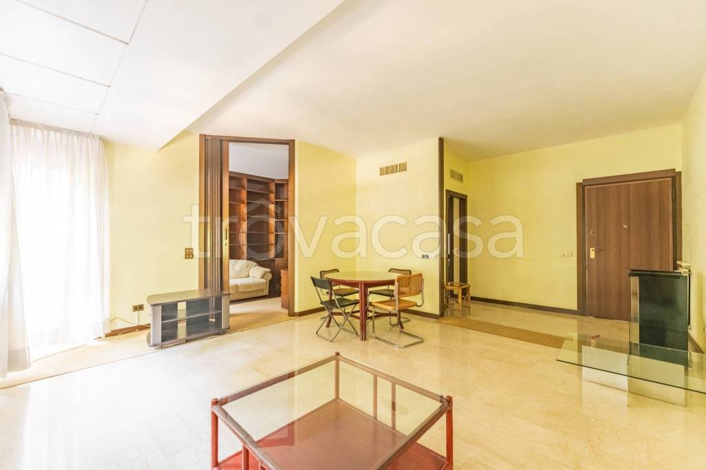 appartamento in affitto a Milano in zona Porta Romana