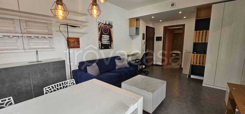 appartamento in affitto a Milano in zona Famagosta