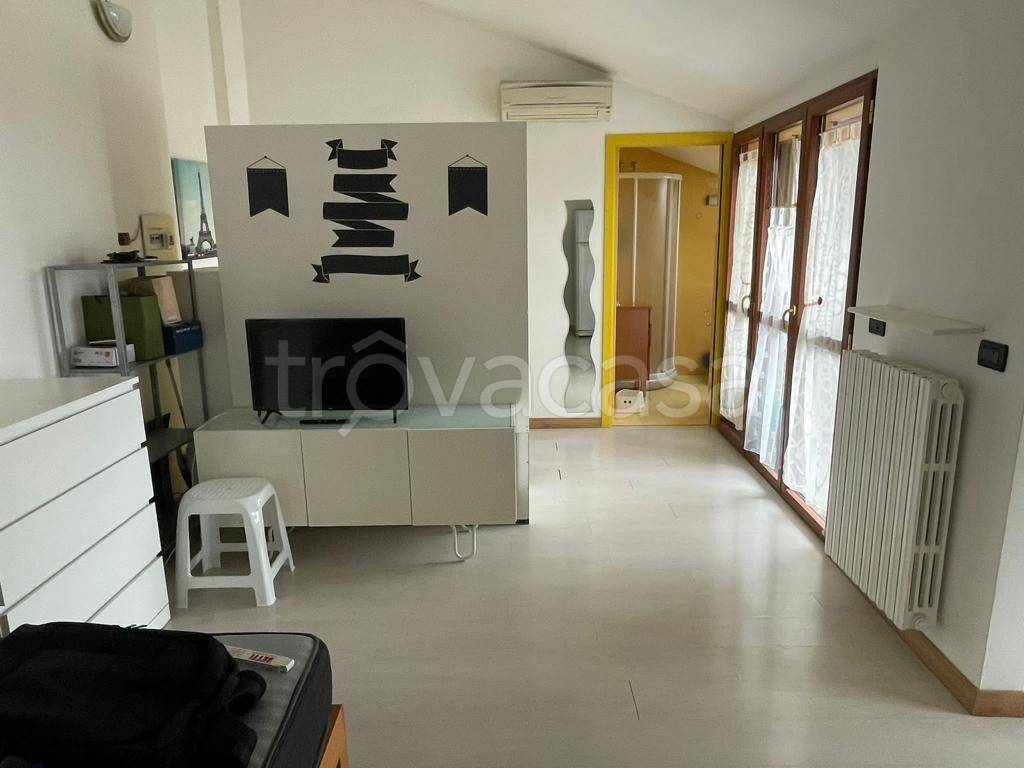 appartamento in affitto a Milano in zona Gorla