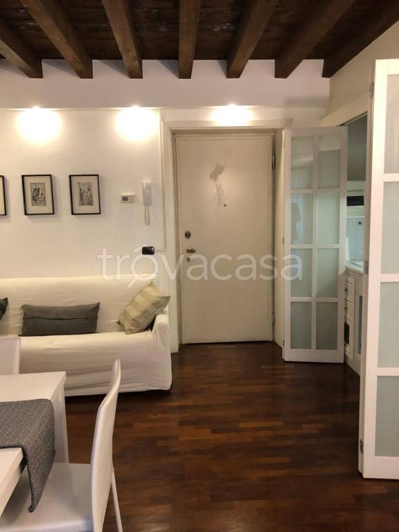 appartamento in affitto a Milano in zona Sempione