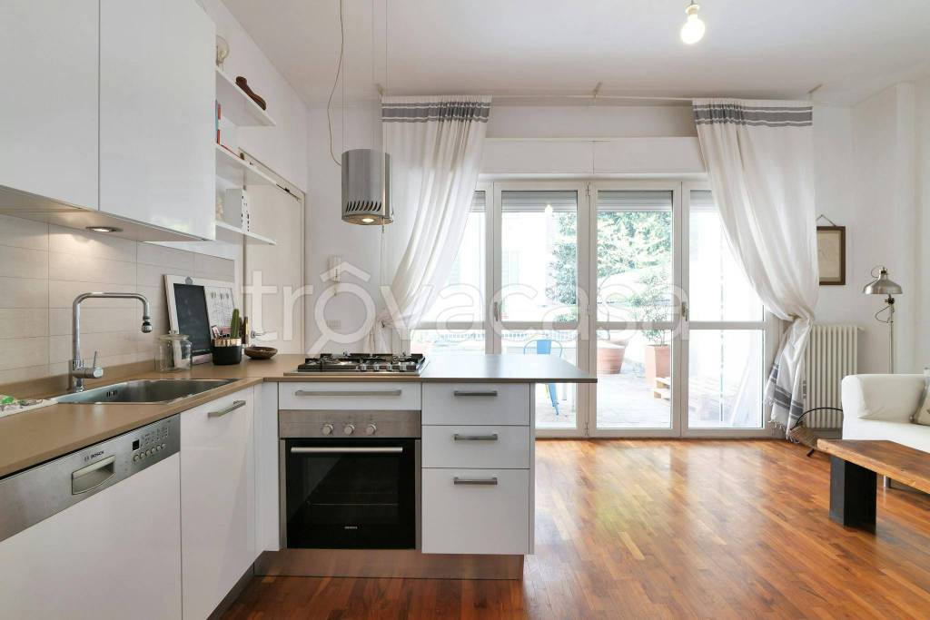 appartamento in affitto a Milano in zona Piazzale Lodi