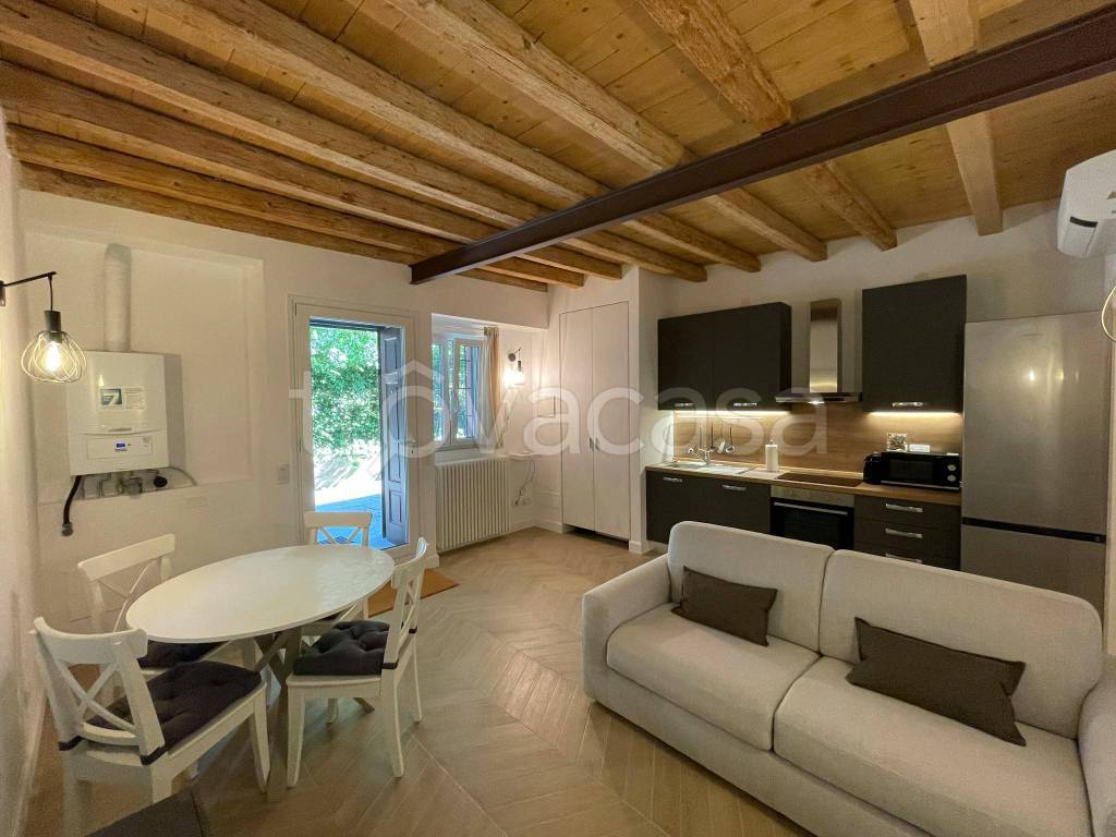 appartamento in affitto a Milano in zona Famagosta