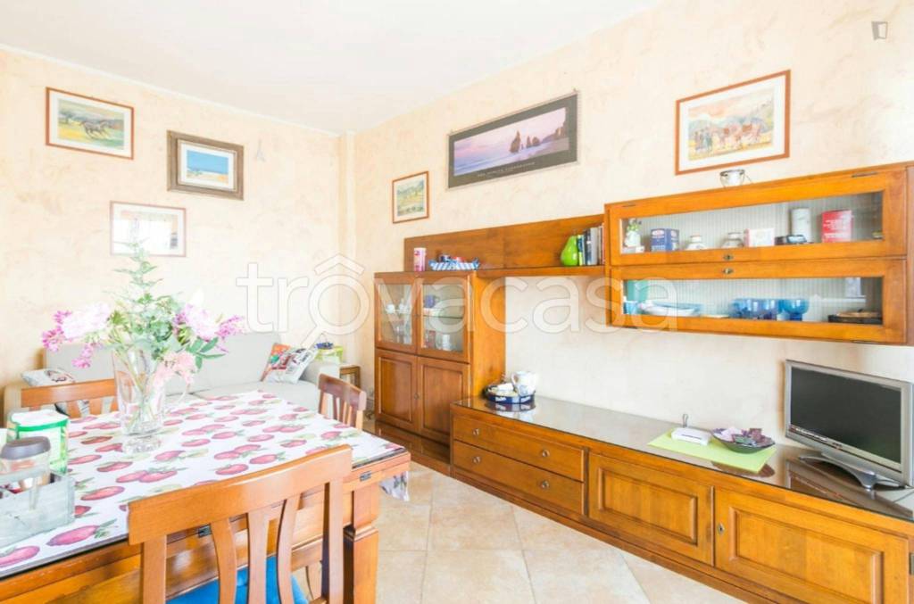 appartamento in affitto a Milano in zona Famagosta